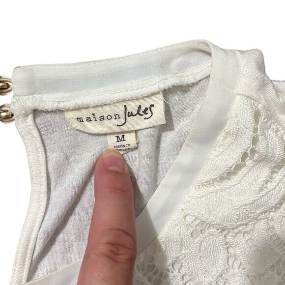 Mason Jewel, sleeveless cream colored top size medium - Picture 3 of 3